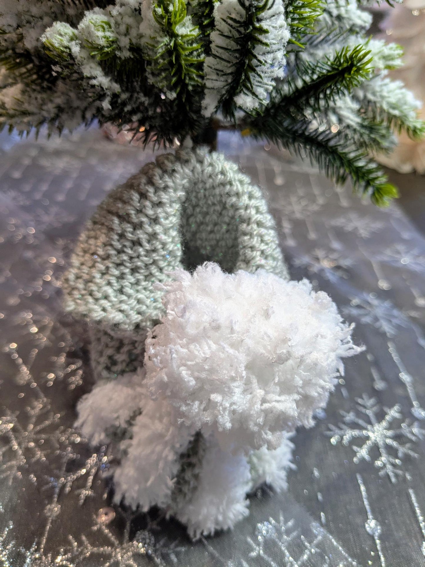 Snowflake baby booties